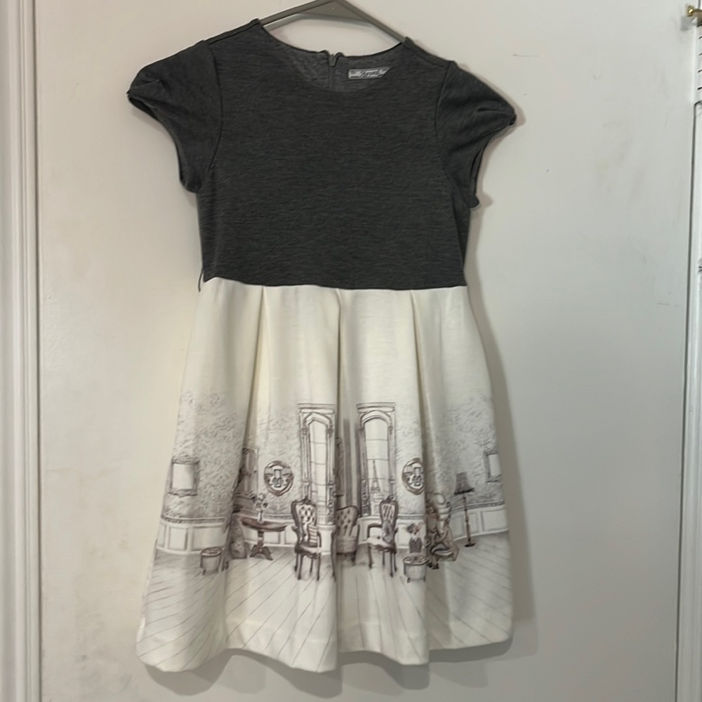 cute girls dress, i haven’t seen any thing like it!